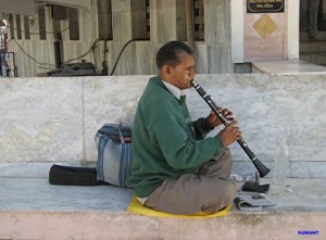 A blind Clarionet Player