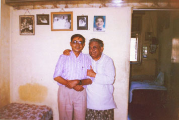 Yasin Dalal with Master Bhagwan Yasin Dalal with Master Bhagwan